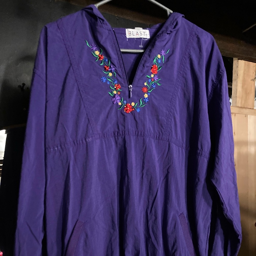 Vintage purple windbreaker with floral details